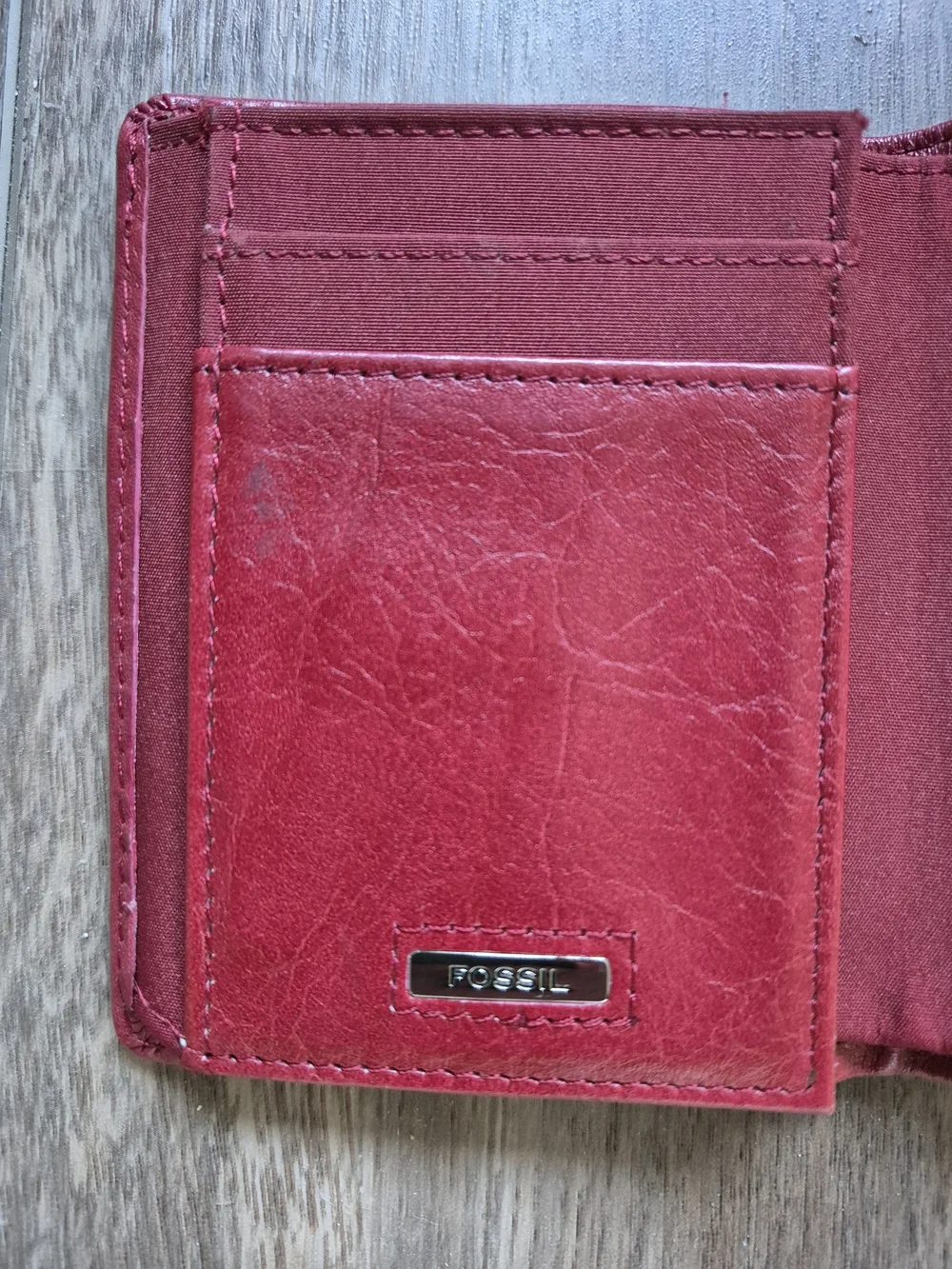 Fossil Red Genuine Leather Bifold Wallet Card Holder Snap Closure
